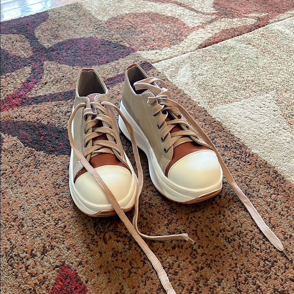 Stylish Beige and Brown platform Sneakers size 39/8 NWOT